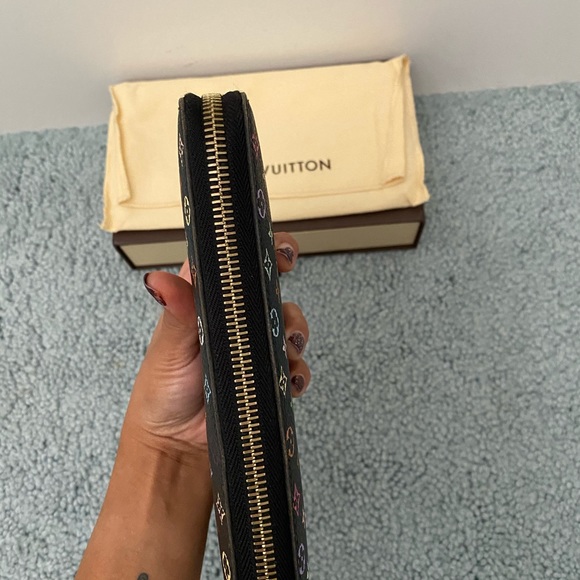 Multi color zippy wallet - Picture 5 of 8